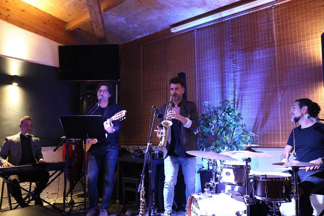 Franjas and Friends ao vivo no B2Restaurante